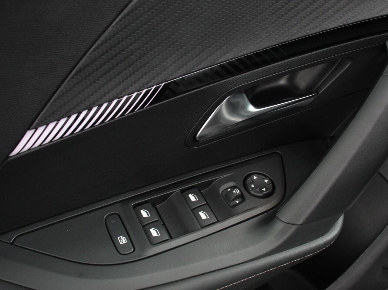 Peugeot 2008 1.2 Hybrid 136 pk Automaat Allure | Navigatie | Apple Carplay/Android Auto | Climate Control | Dab | Led | Parkeer sensoren | Cruise Control | Stoelverwarming