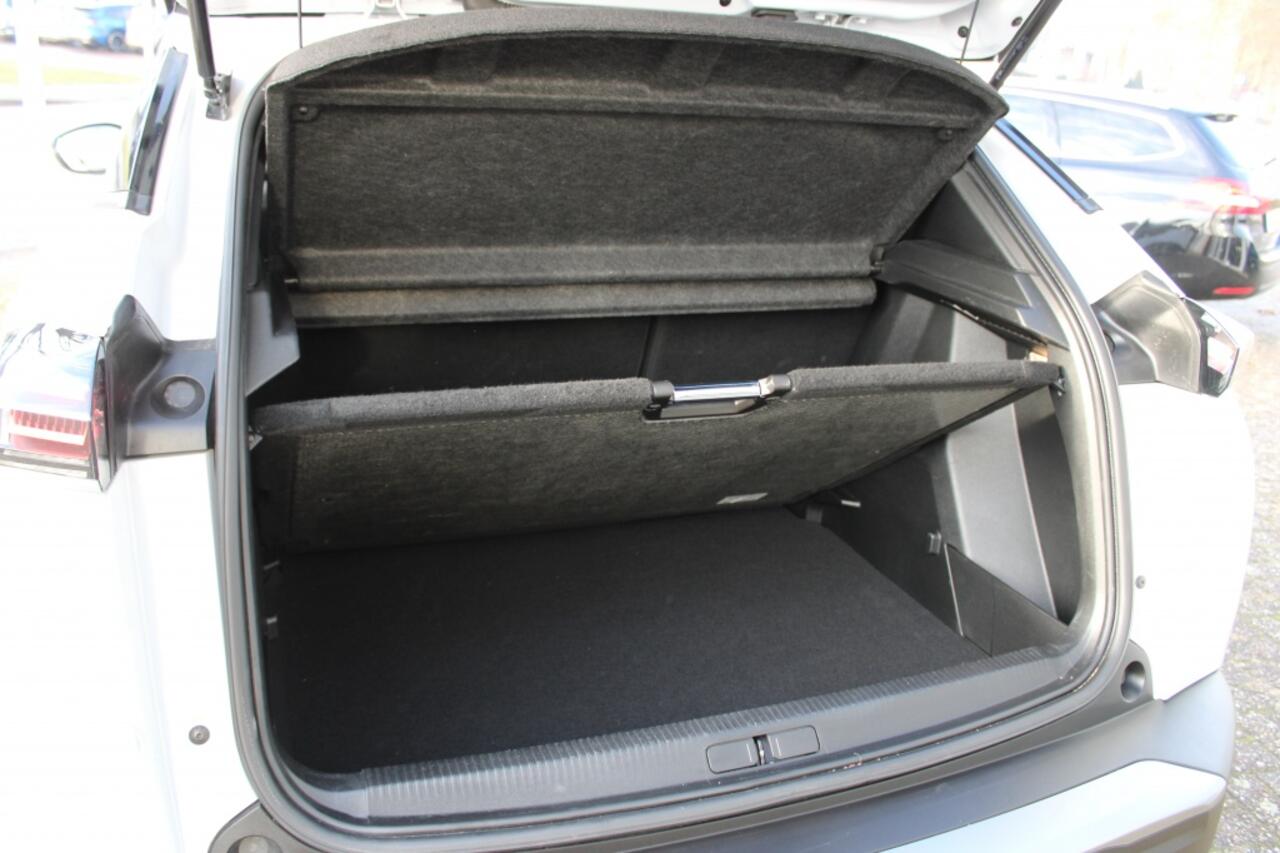 Peugeot 2008 1.2 Hyb 136 Allure