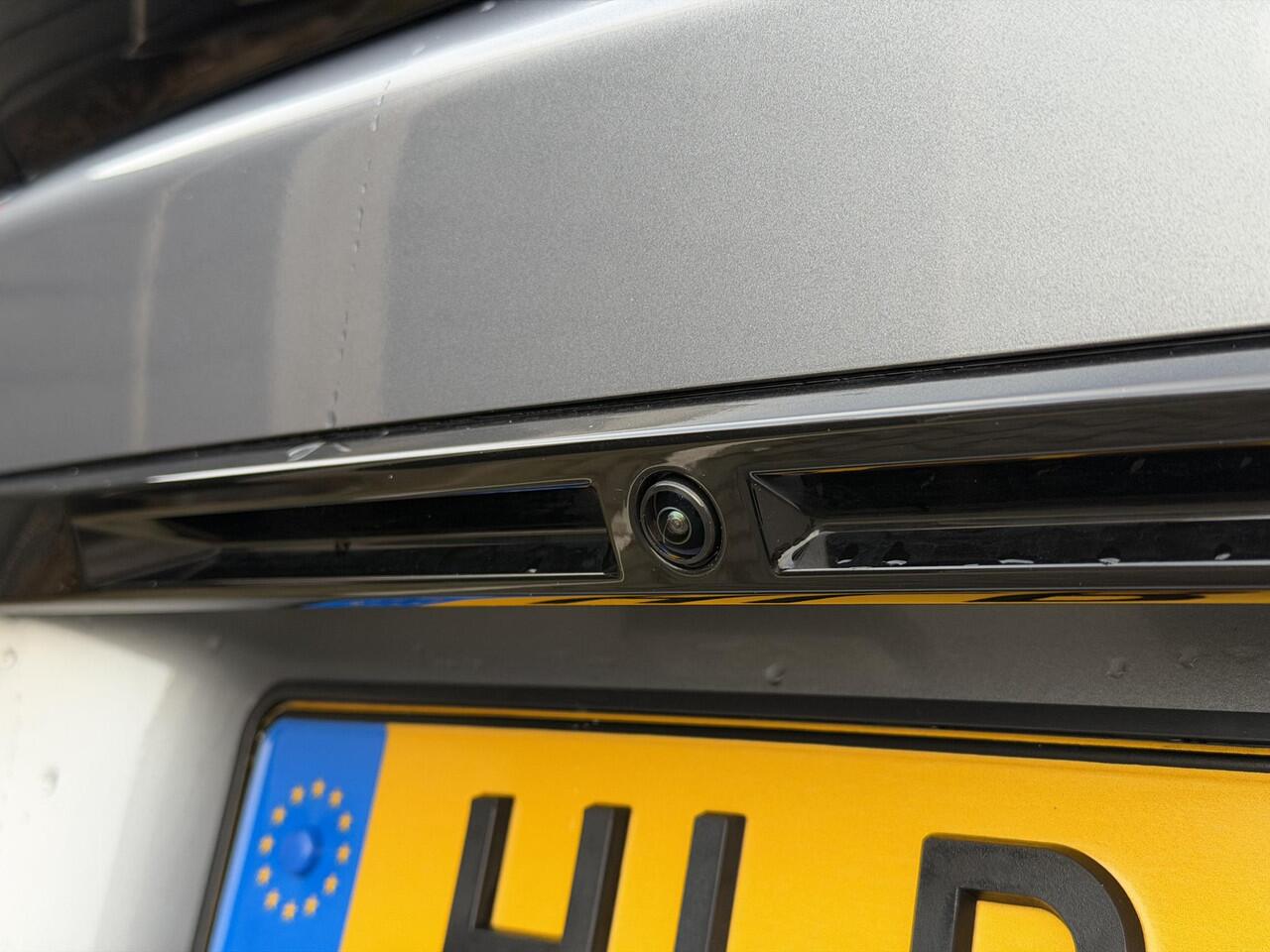 Peugeot 2008 Allure 1.2 Hybrid 145PK e-DCS6 Automaat Navigatie, Rondomzichtcamera, Keyless, Adaptieve Cruise Control, Climate Control, Apple Carplay, Android Auto