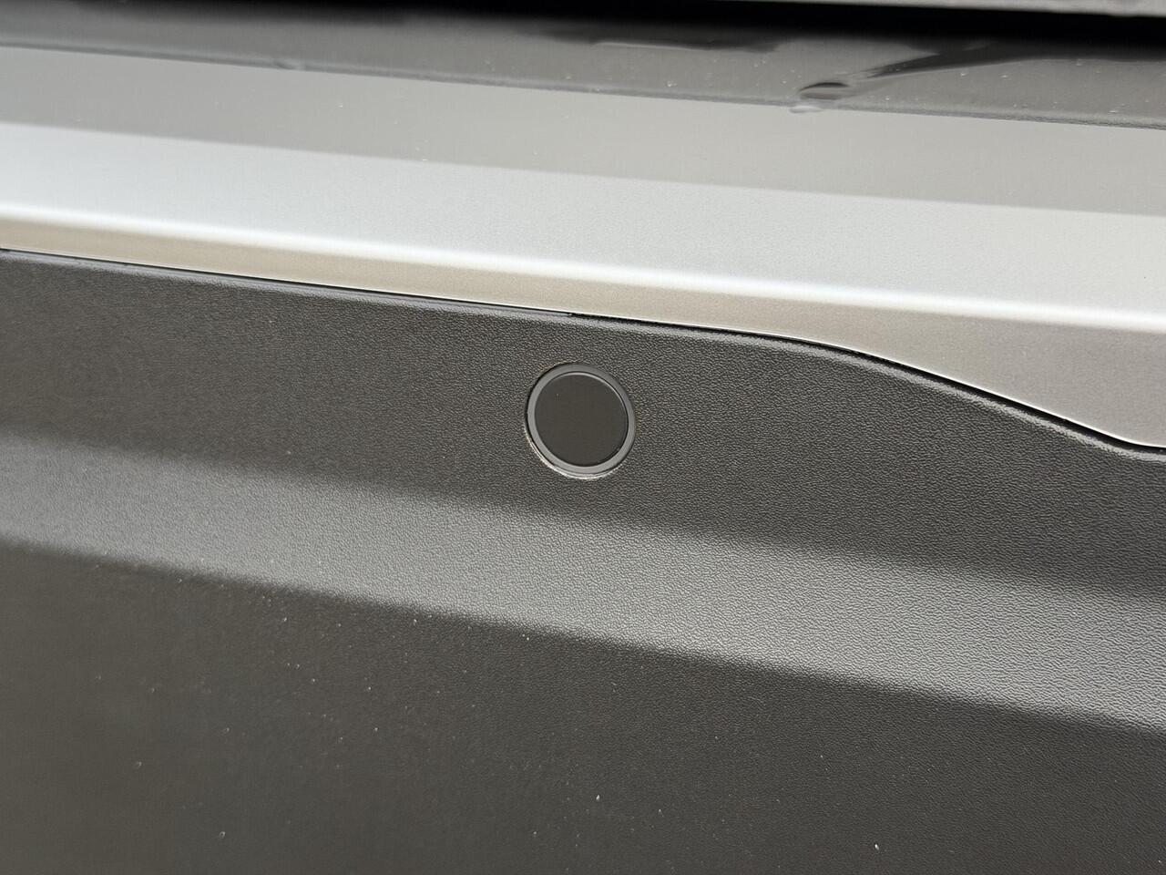 Peugeot 2008 Allure 1.2 Hybrid 145PK e-DCS6 Automaat Navigatie, Rondomzichtcamera, Keyless, Adaptieve Cruise Control, Climate Control, Apple Carplay, Android Auto