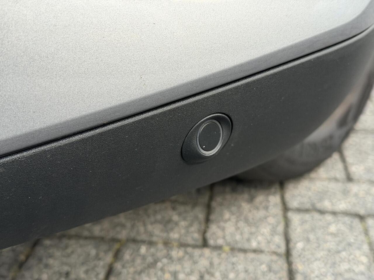 Peugeot 2008 Allure 1.2 Hybrid 145PK e-DCS6 Automaat Navigatie, Rondomzichtcamera, Keyless, Adaptieve Cruise Control, Climate Control, Apple Carplay, Android Auto