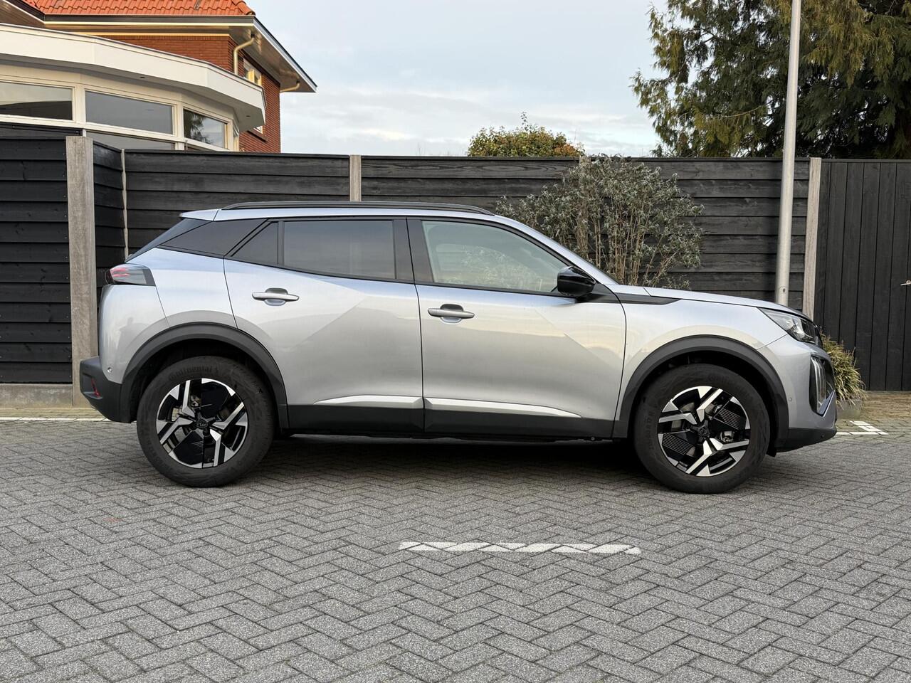 Peugeot 2008 Allure 1.2 Hybrid 145PK e-DCS6 Automaat Navigatie, Rondomzichtcamera, Keyless, Adaptieve Cruise Control, Climate Control, Apple Carplay, Android Auto