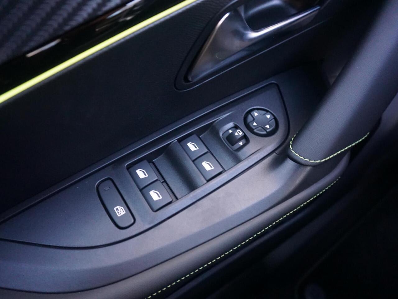 Peugeot 2008 1.2 Hybrid 145 GT