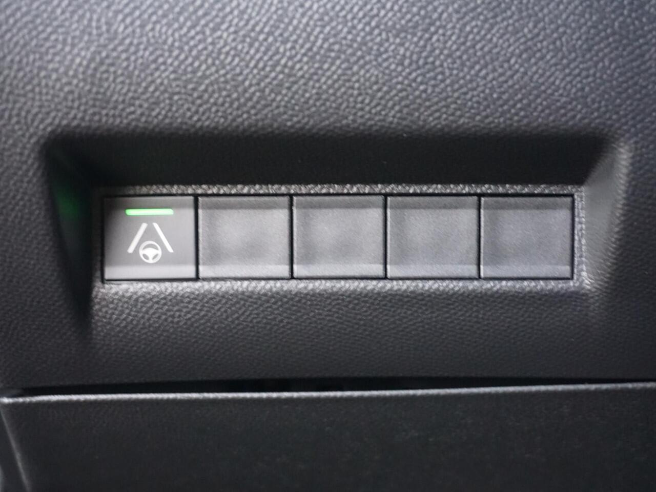 Peugeot 2008 1.2 Hybrid 145 GT