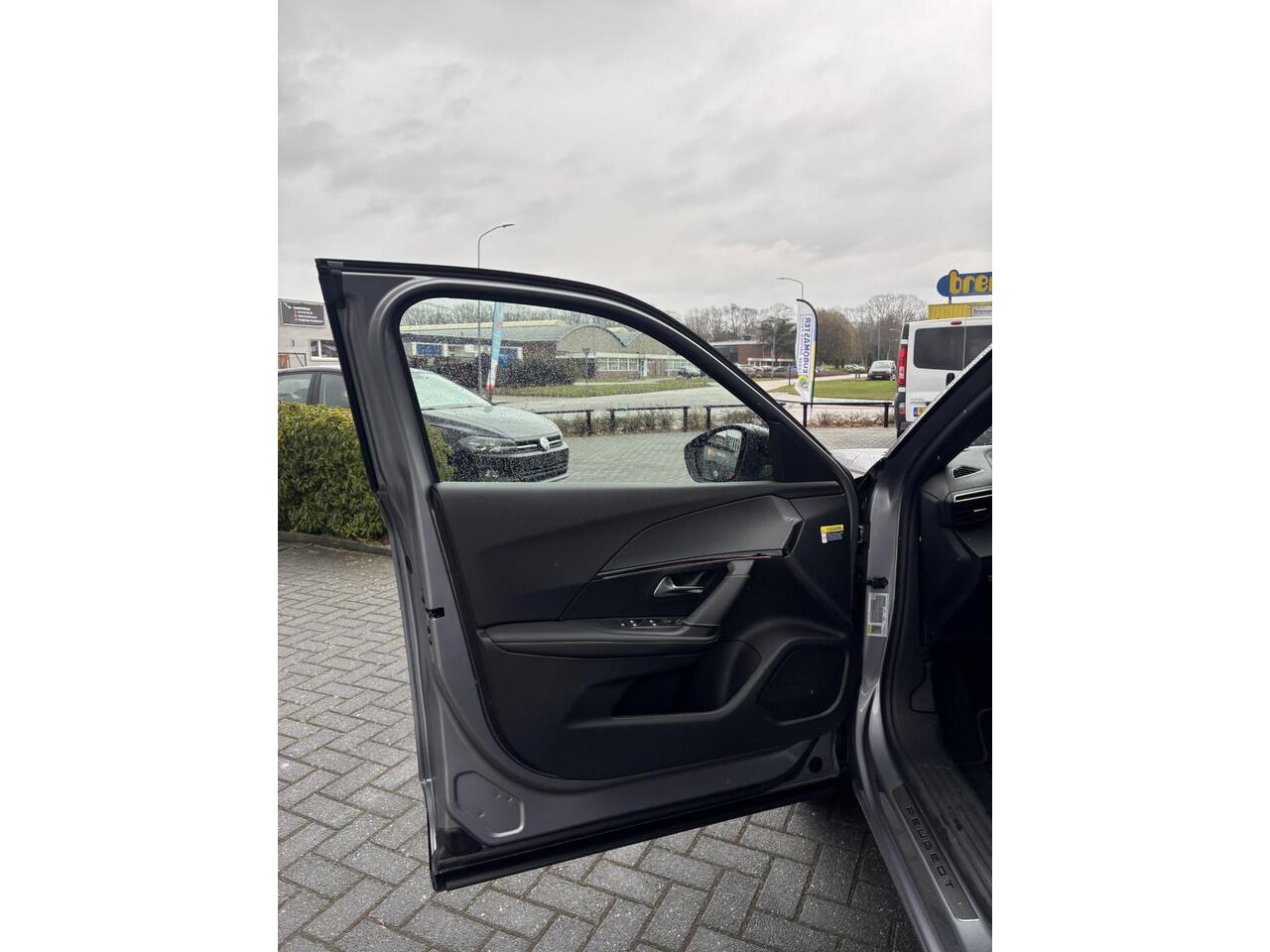 Peugeot 2008 HYBRID 145 e-DSC6 GT |Demo|GT-Line!|