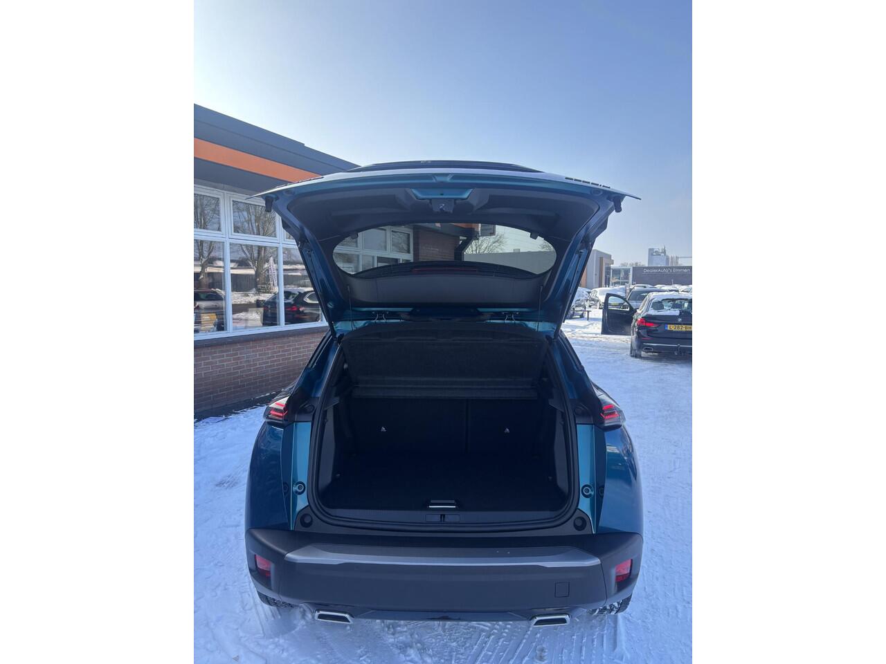 Peugeot 2008 HYBRID 145 e-DSC6 GT