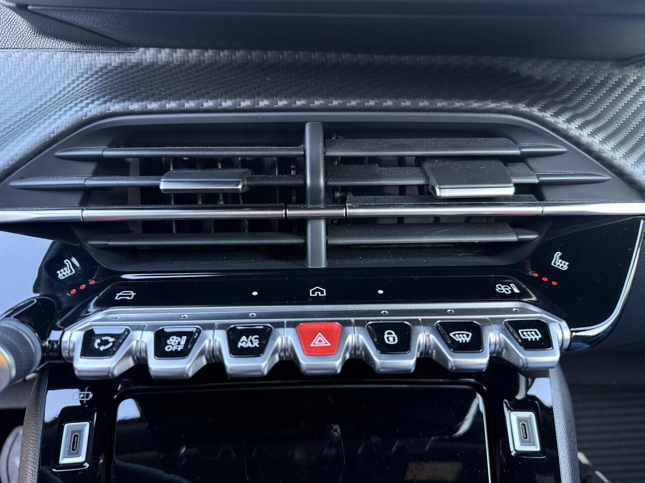 Peugeot 2008 1.2 Hybrid 145 Allure |Voorstoelen verwarmd| Camera | Climate & Cruise Control | AppleCarplay/Android Auto |