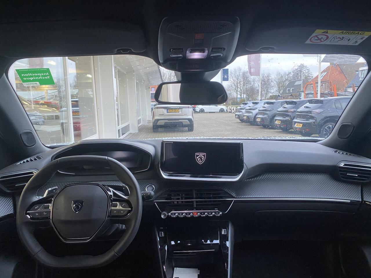 Peugeot 2008 1.2 Hybrid 145 Allure |Voorstoelen verwarmd| Camera | Climate & Cruise Control | AppleCarplay/Android Auto |