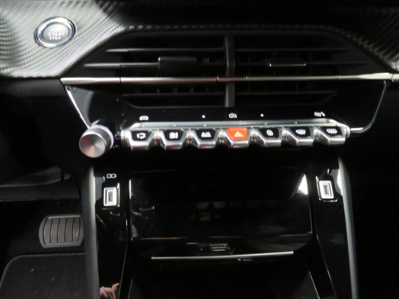 Peugeot 2008 1.2 Hyb 145 Allure