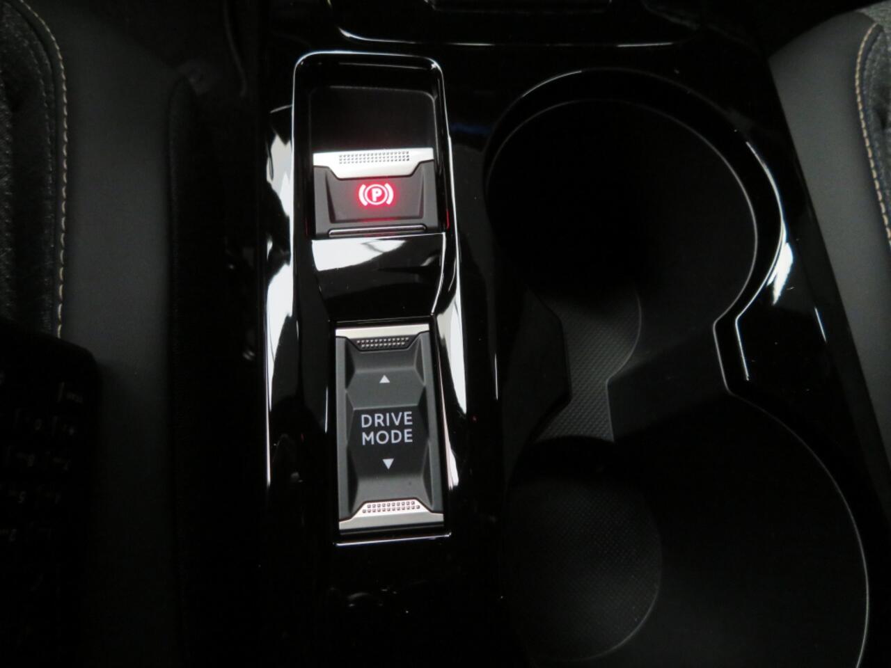 Peugeot 2008 1.2 Hyb 145 Allure