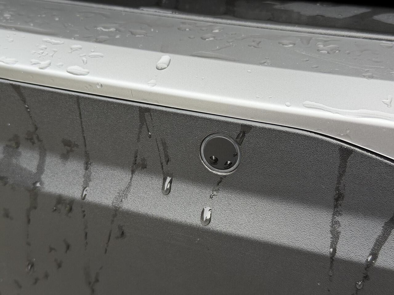 Peugeot 2008 Allure 1.2 Hybrid 145PK e-DCS6 Automaat Navigatie, Camera Voor & Achter, Keyless, Parkeersensoren, Apple Carplay, Android Auto