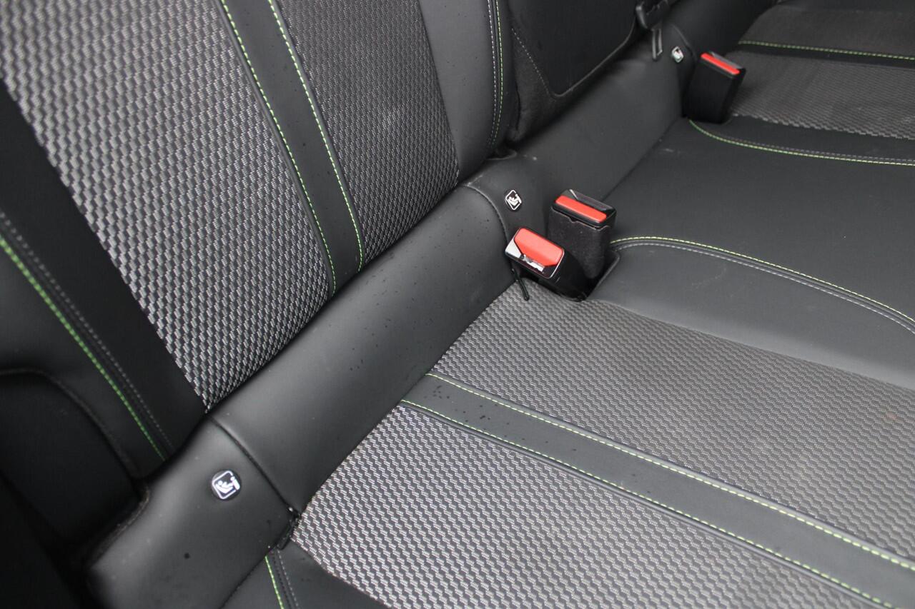 Peugeot 2008 1.2 Hybrid 136 GT Automaat Airco Camera Carplay Zeer mooi