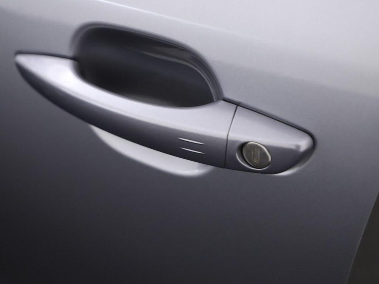 Peugeot 2008 1.2 Hybrid Automaat 145pk Allure nieuwe model 360Camera/Ad.Cruise/Nav/Ecc/Blindspot/Carplay/Donkere.hemel/Led/Keyless