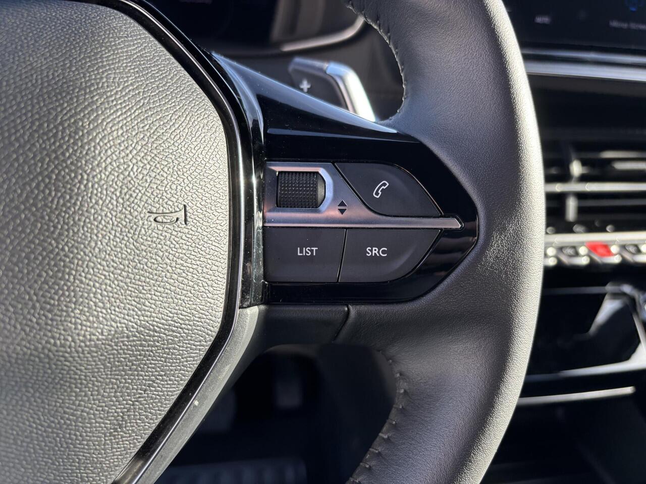 Peugeot 2008 1.2 Hybrid 145 Allure ALL INRIJKLAAR PRIJS/Navi/Camera/Adaptieve Cruise Controle/Keyless