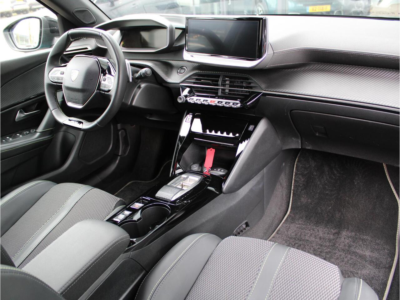 Peugeot 2008 1.2 Hybrid 136 GT | Navi / Camera / Climate