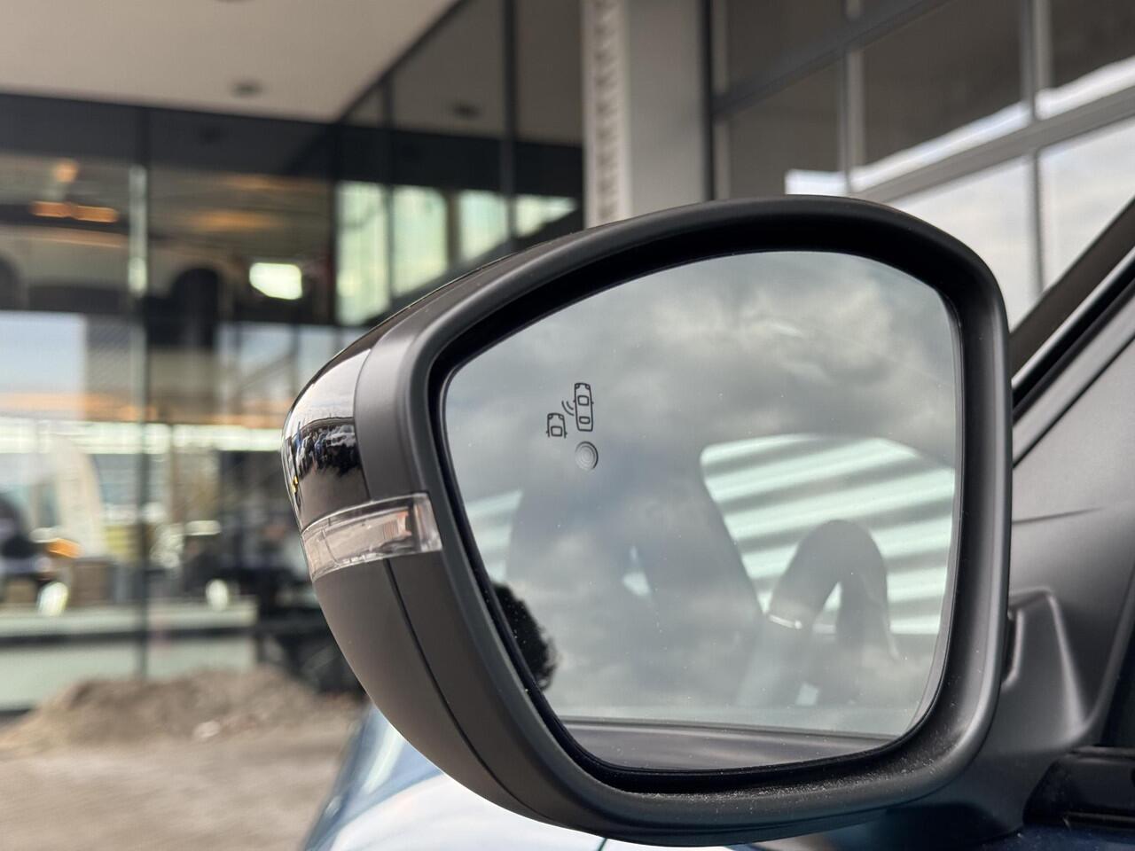 Peugeot 2008 GT 1.2 Hybrid 145pk e-DCS6 | ALCANTARA | MASSAGE STOELEN | NAVI | ADAPTIVE CRUISE CONTROL |