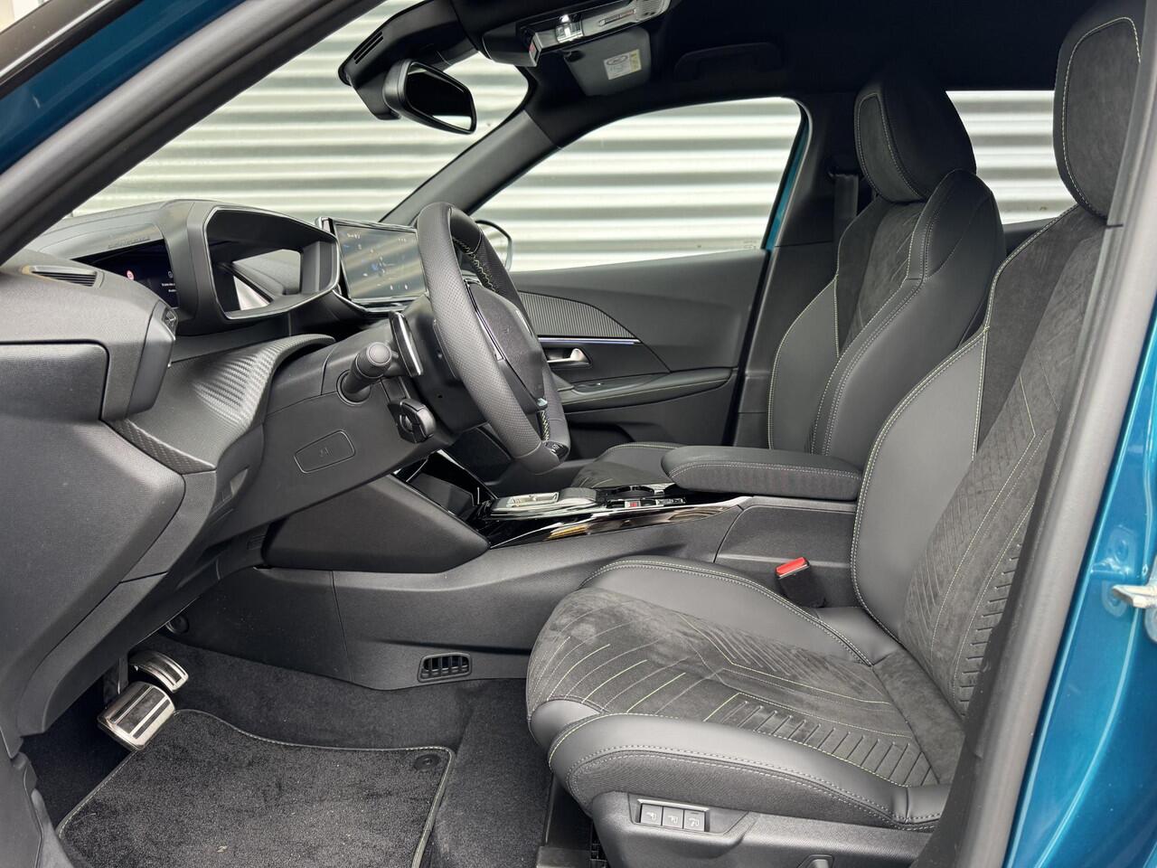 Peugeot 2008 GT 1.2 Hybrid 145pk e-DCS6 | ALCANTARA | MASSAGE STOELEN | NAVI | ADAPTIVE CRUISE CONTROL |