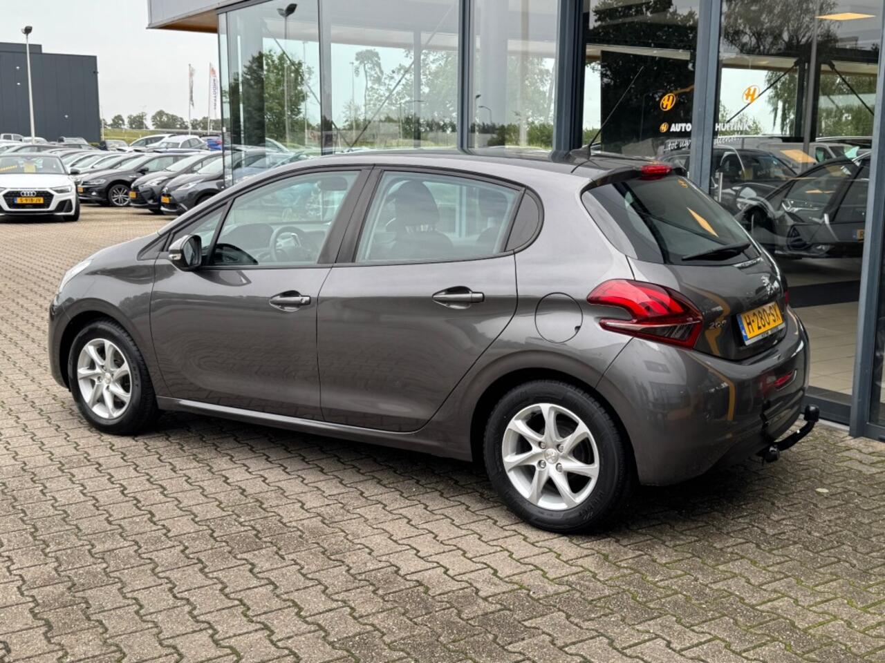 Peugeot 208 1.2 PureTech Blue Lion - Carplay/Android - Trekhaak