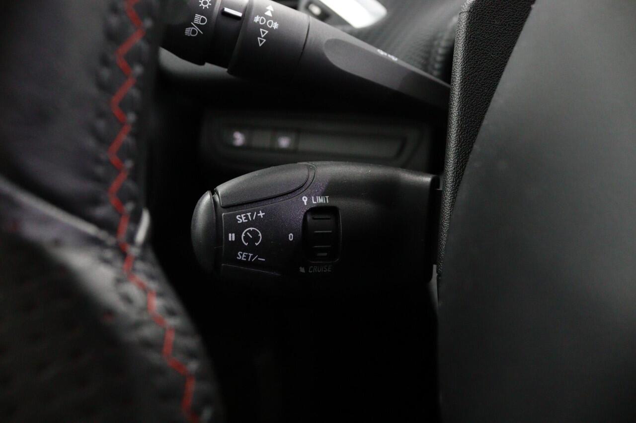 Peugeot 208 1.2 PureTech GT-line*CAMERA*CRUISE*ECC*CARPLAY*LM*