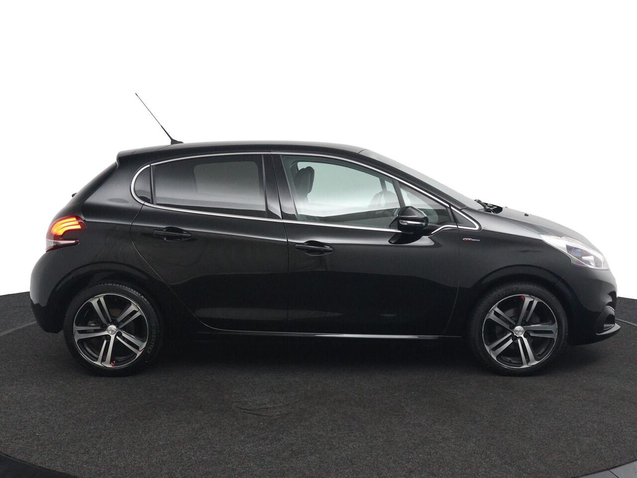 Peugeot 208 1.2 PureTech GT-line*CAMERA*CRUISE*ECC*CARPLAY*LM*