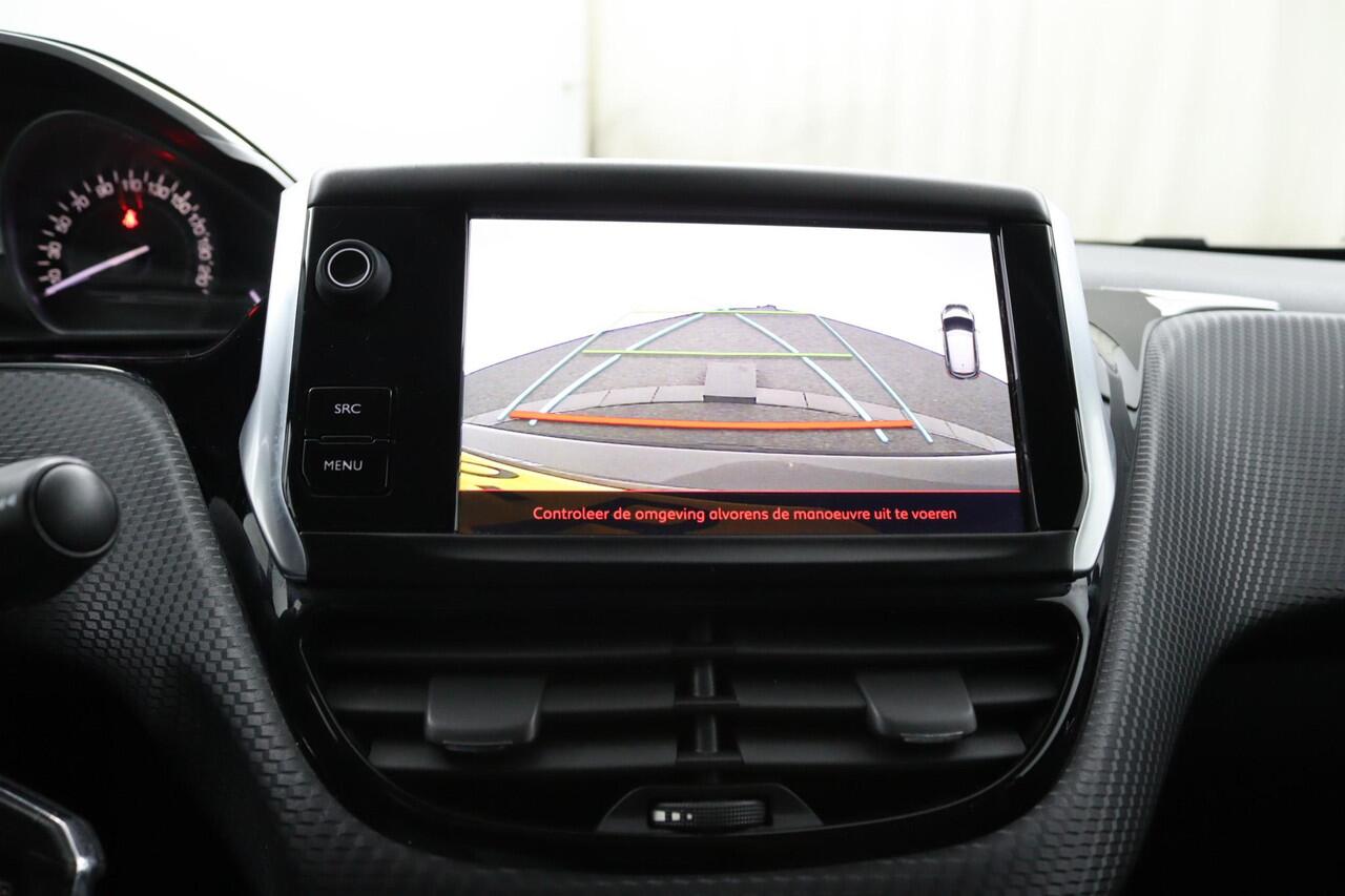 Peugeot 208 1.2 PureTech GT-line*CAMERA*CRUISE*ECC*CARPLAY*LM*