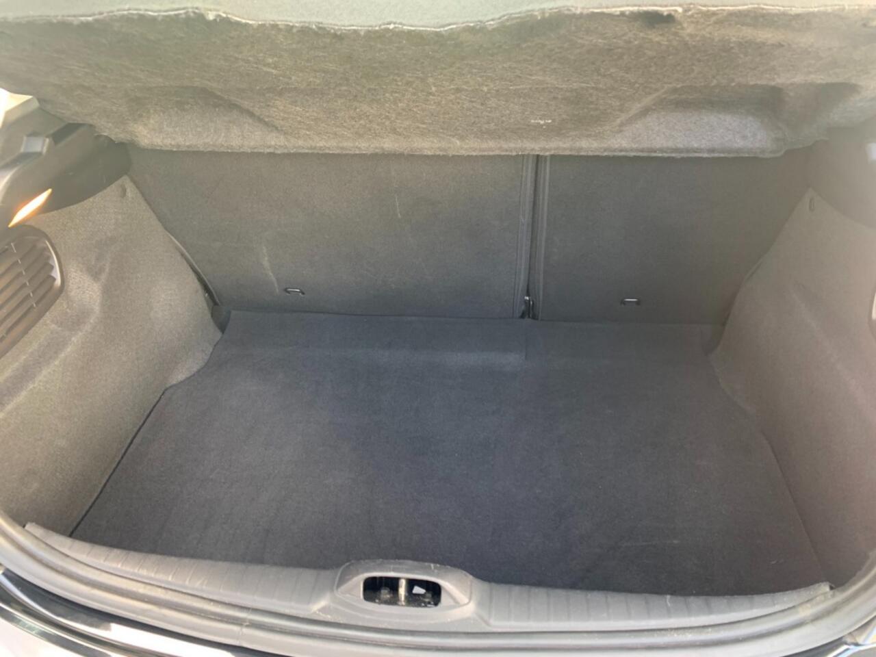 Peugeot 208 1.2 Puretech Active, Cruise control, Trekhaak, Airco, All-in prijs incl nieuwe distributieset!