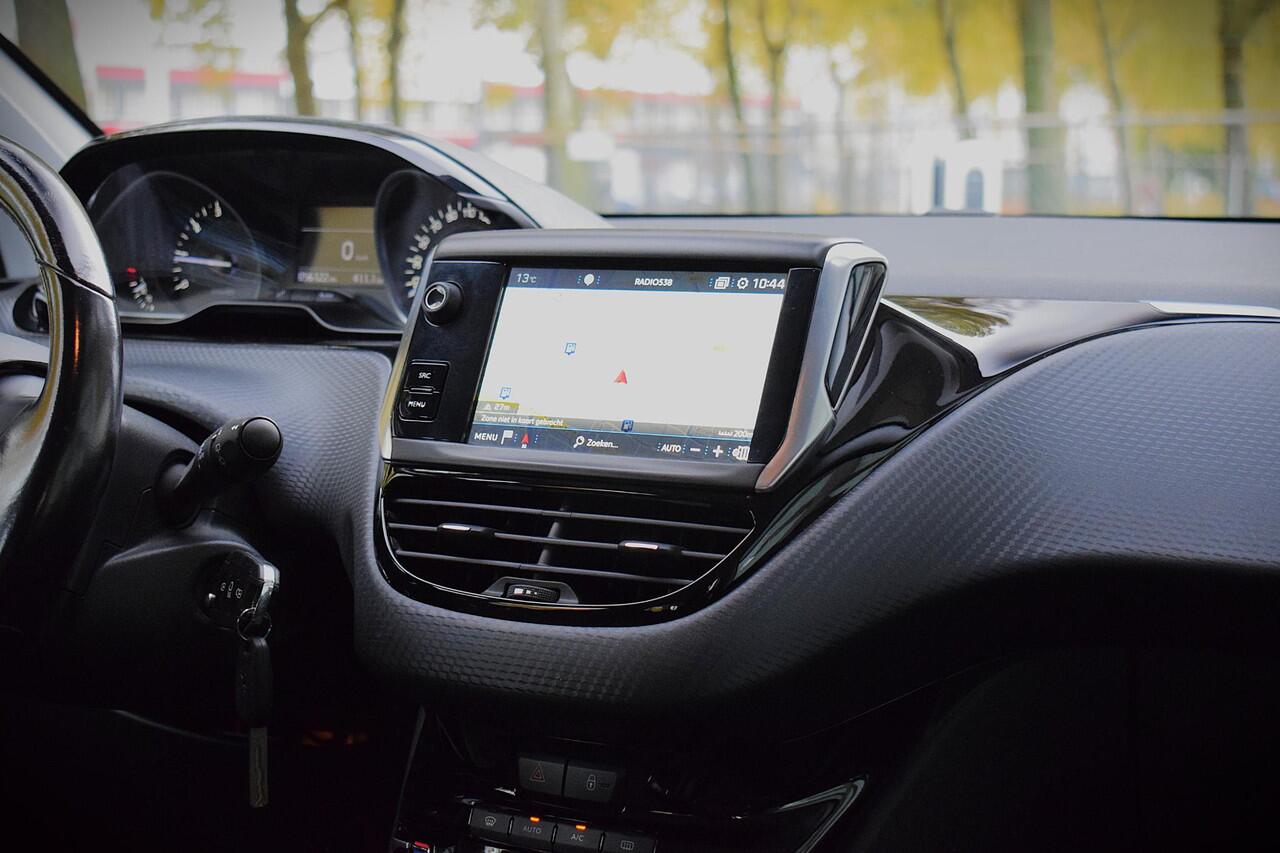 Peugeot 208 1.2 PureTech Allure |CARPLAY|CLIMA|CRUISE|LED