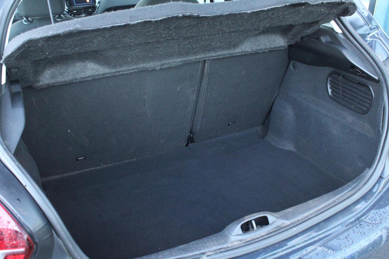 Peugeot 208 1.2 PureTech Blue Lion | Dealeronderhouden! | Distributieriem Vervangen | Cruise Control | Navigatie | Airco |