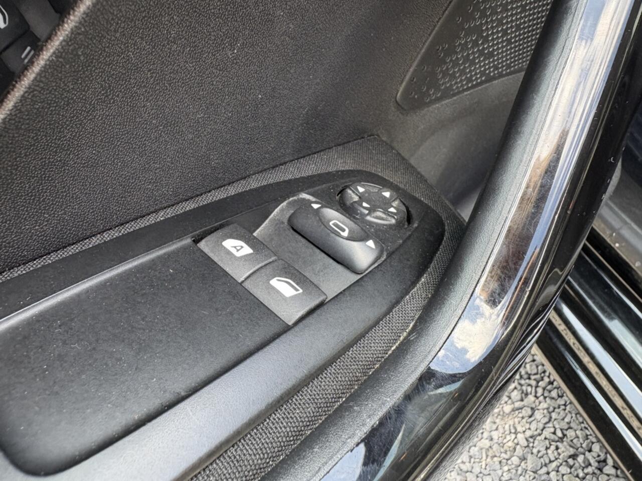 Peugeot 208 208 1.2 STOELVERW | NAVI | 5DRS | AIRCO | NW APK