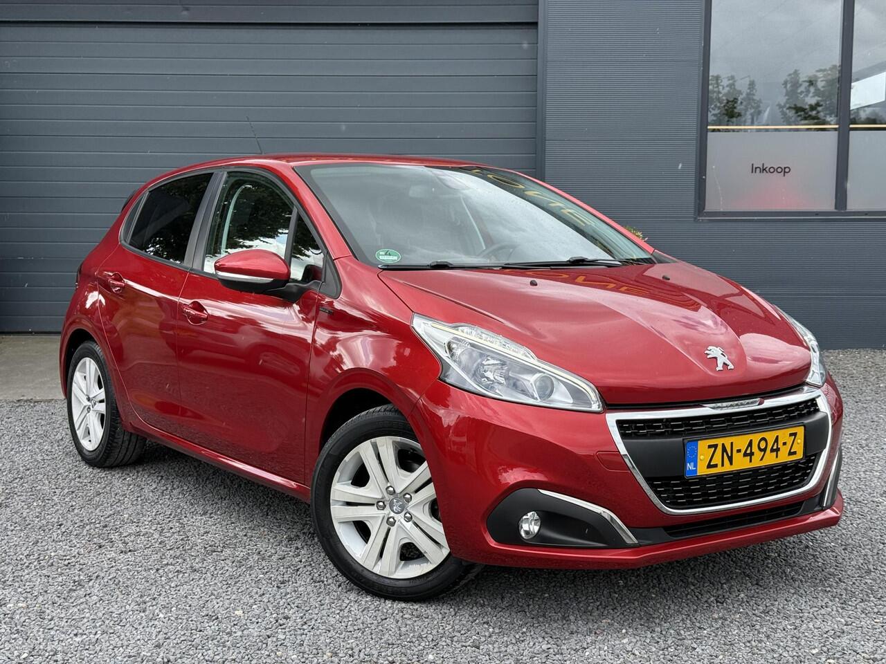 Peugeot 208 1.2 PureTech Signature Navi,Airco,Cruise,PDC,Trekhaak,Carplay,Elek ramen,N.A.P,Nieuwe APK bij Aflevering