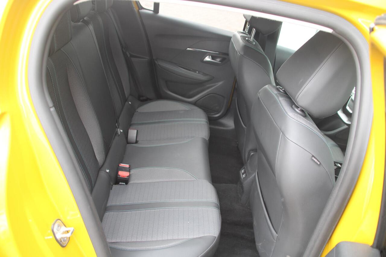 Peugeot 208 1.2 PureTech 100pk Allure Pack Automaat EAT8 Airco Navi Camera Carplay