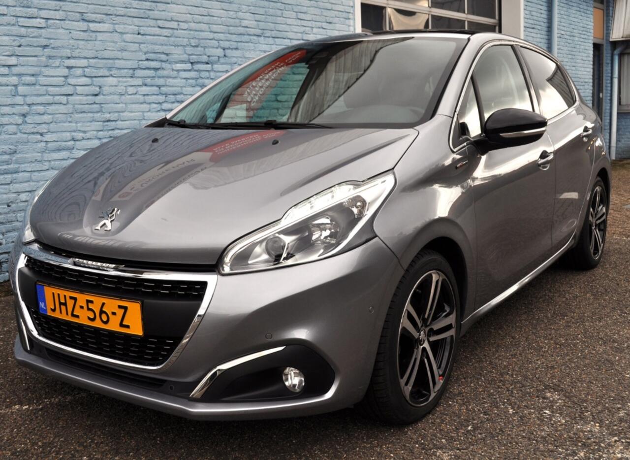 Peugeot 208 1.2 GT Aut. Nav pdc v+a Pano