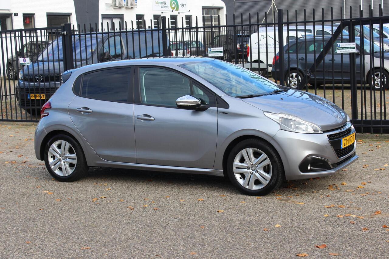 Peugeot 208 1.2 PureTech Signature, Navigatie!