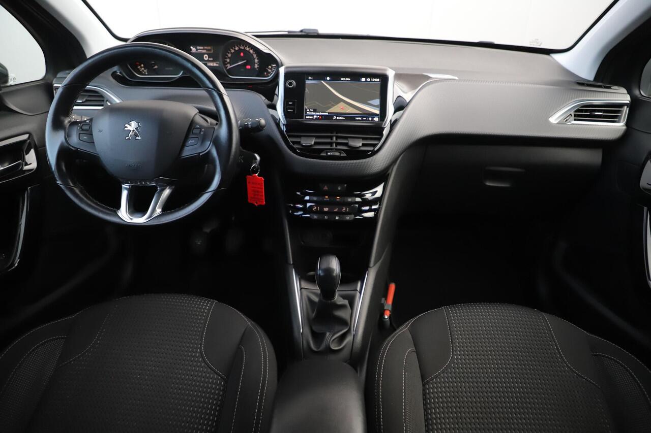 Peugeot 208 1.5 BlueHDi Blue Lease Allure 101PK Trekhaak Navigatie Carplay Android 16 inch LMV Climate Cruise Control