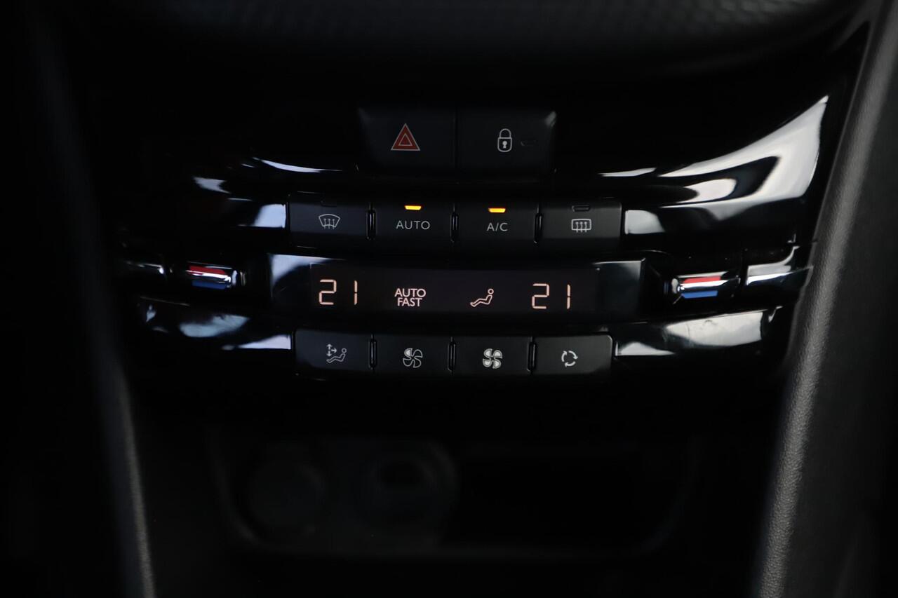 Peugeot 208 1.5 BlueHDi Blue Lease Allure 101PK Trekhaak Navigatie Carplay Android 16 inch LMV Climate Cruise Control