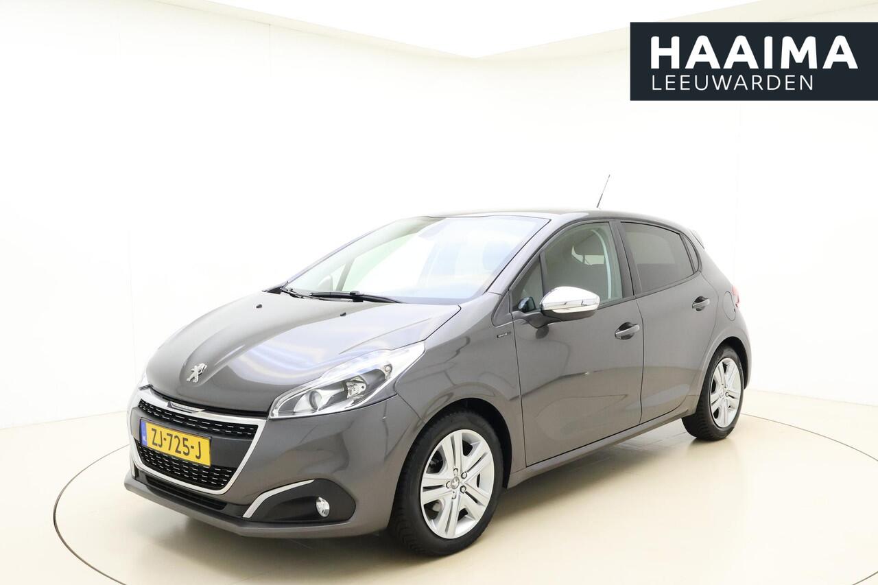 Peugeot 208 1.2 PureTech Signature 82 PK | Handgeschakeld | Airco | Navigatie | Cruise Control | Parkeersensor | Armsteun | Bluetooth | 1e eigenaar