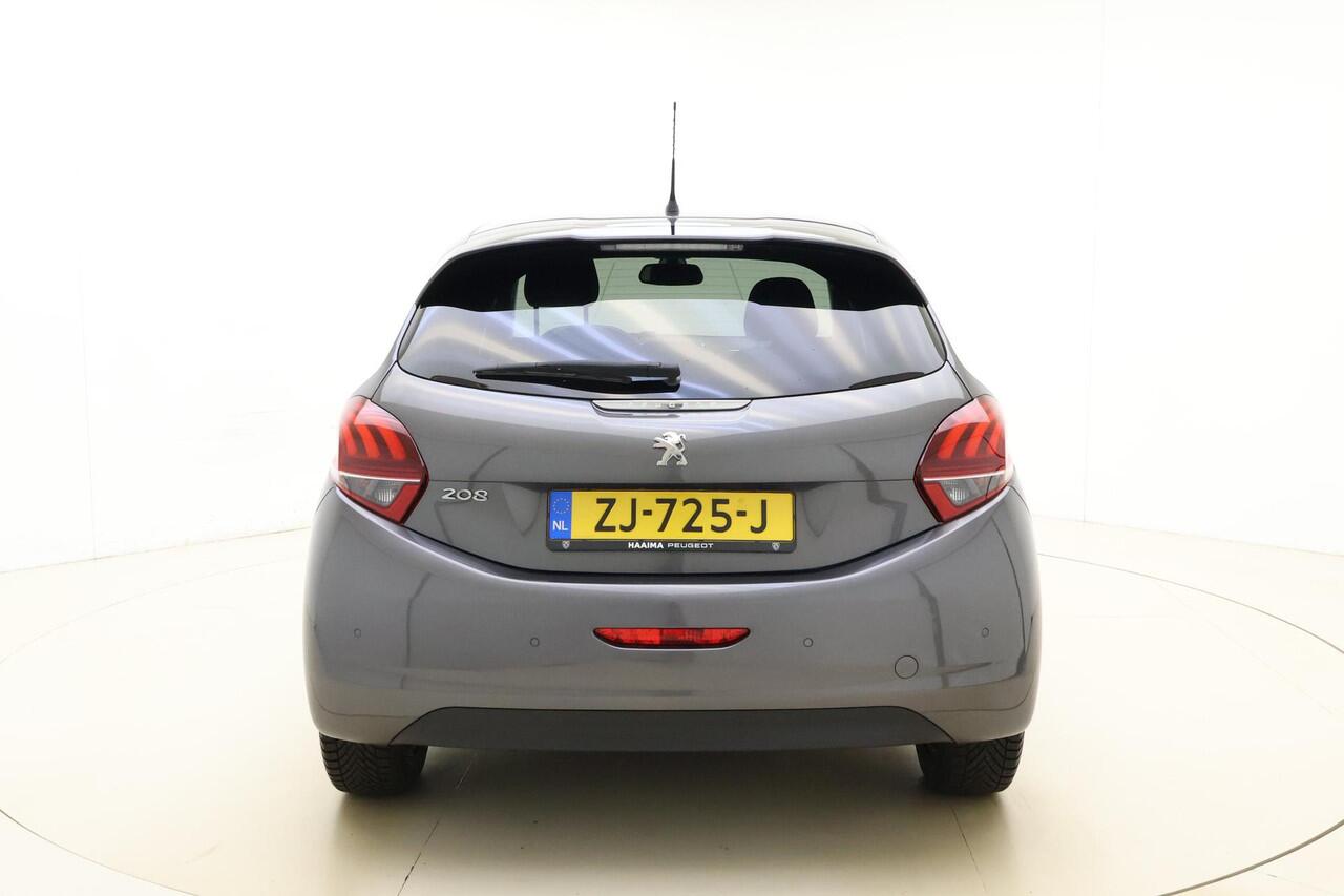 Peugeot 208 1.2 PureTech Signature 82 PK | Handgeschakeld | Airco | Navigatie | Cruise Control | Parkeersensor | Armsteun | Bluetooth | 1e eigenaar
