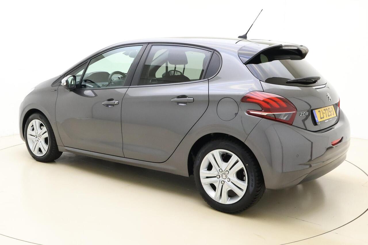 Peugeot 208 1.2 PureTech Signature 82 PK | Handgeschakeld | Airco | Navigatie | Cruise Control | Parkeersensor | Armsteun | Bluetooth | 1e eigenaar