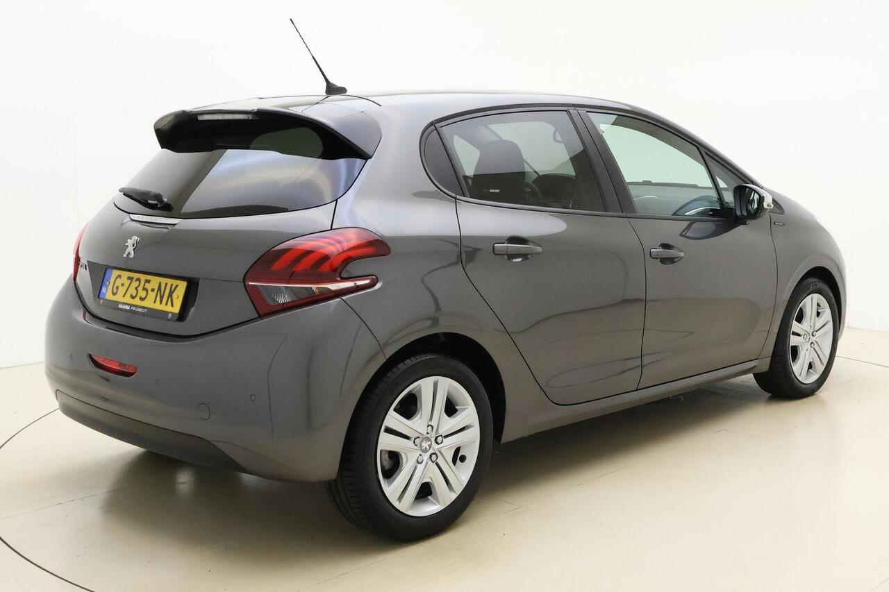 Peugeot 208 1.2 PureTech Signature 110 PK | Automaat | Apple Carplay | Parkeersensor | Navigatie | Cruise Control | Airco | Armsteun | 1e eigenaar