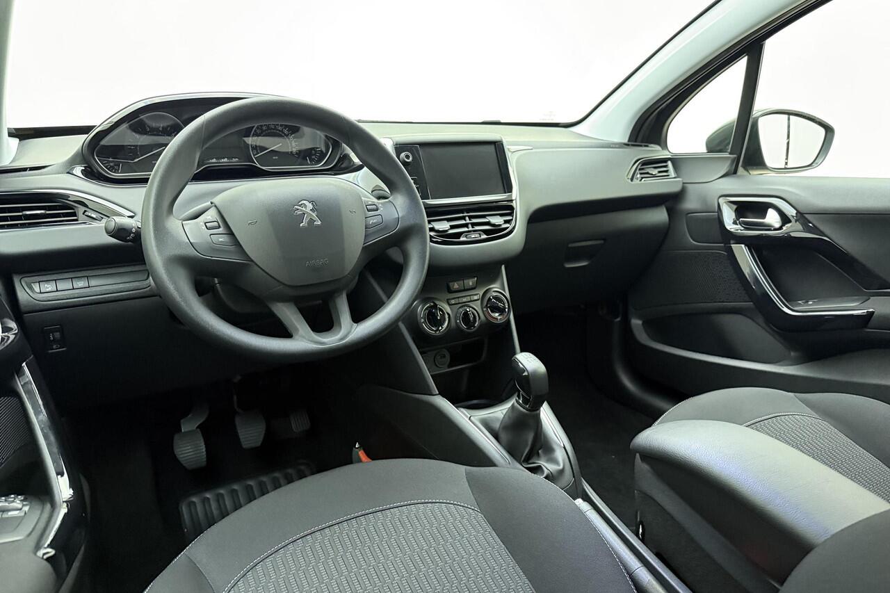 Peugeot 208 1.2 PureTech Active |Navigatie | parkeersensoren | Cruise control | Armsteun