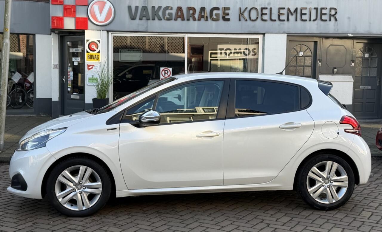 Peugeot 208 1.2 PureT. Signature