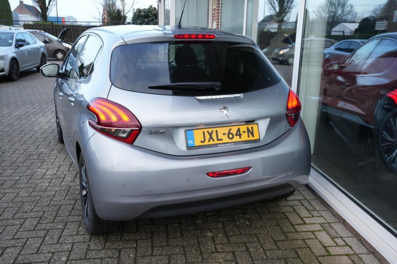 Peugeot 208 1.2 PURETECH ALLURE - ALL IN PRIJS- Camera- Navi- Carplay