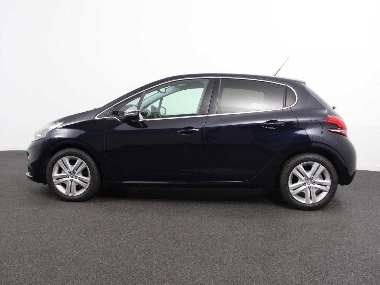 Peugeot 208 1.2 PureTech 110pk Automaat Allure Cruise control Parkeersensoren achter LED Navigatie Climate Control Extra Getint glas Lichtmetalen Velgen
