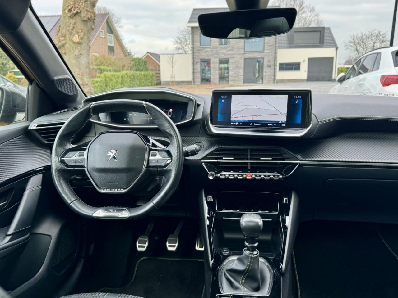 Peugeot 208 1.2 100PK PureTech GT-Line Pano Navi Camera Carplay