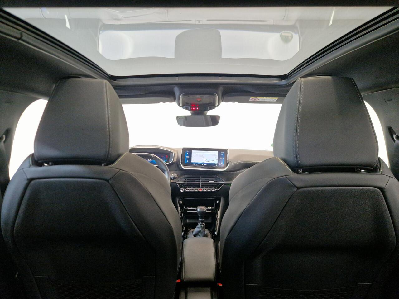 Peugeot 208 1.2 PureTech GT-Line Trekhaak| Panoramadak | Navigatie