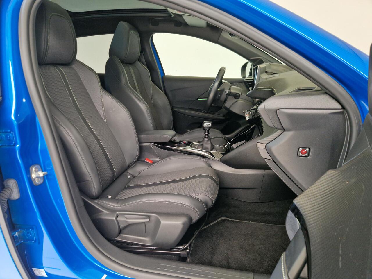 Peugeot 208 1.2 PureTech GT-Line Trekhaak| Panoramadak | Navigatie