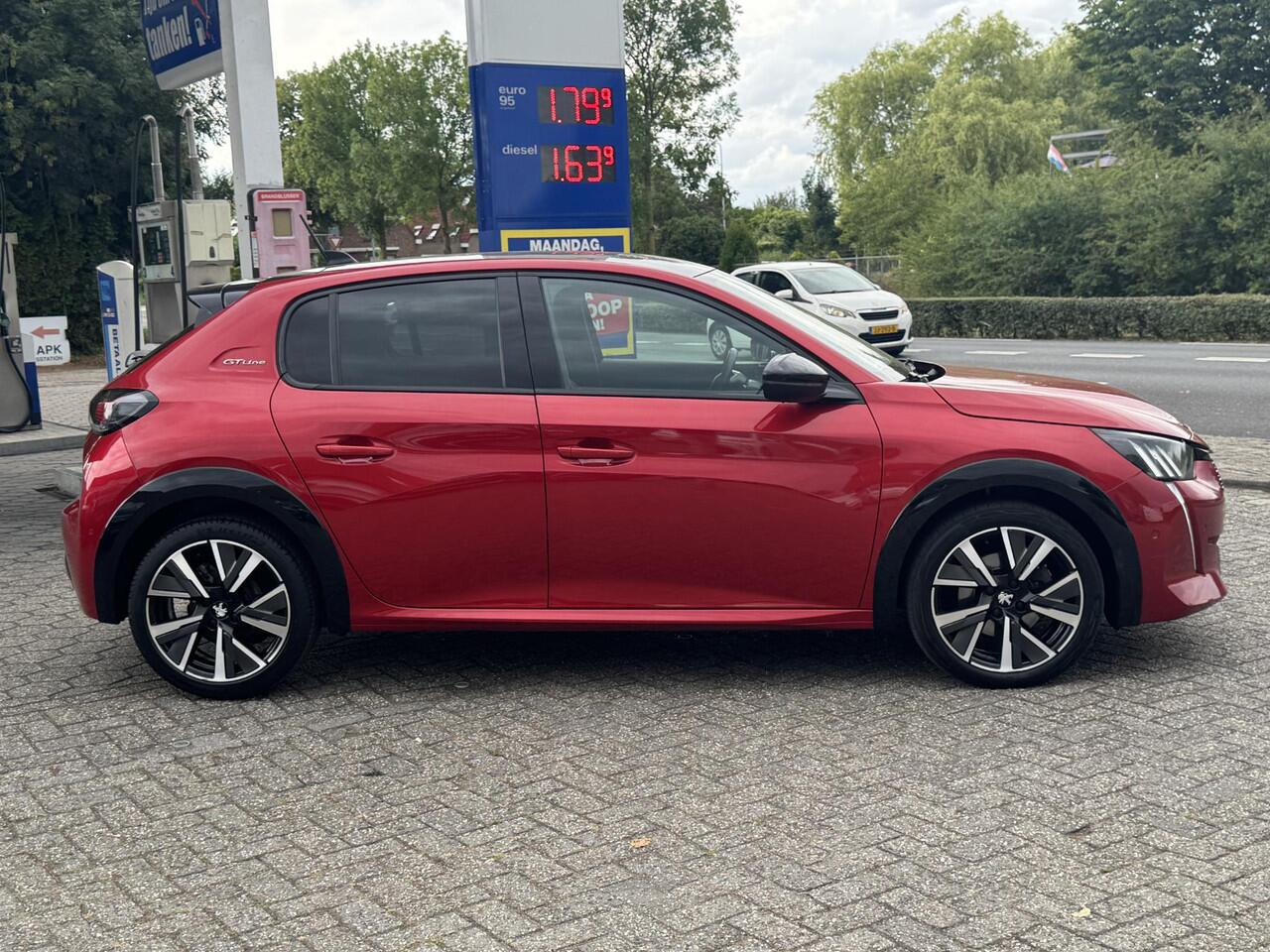 Peugeot 208 1.2 PureTech GT-Line NAVI | KLIMA | CAMERA | BOVAG!!