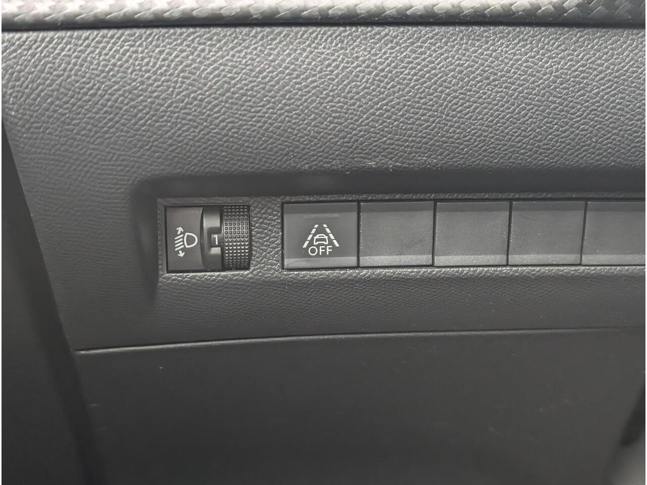 Peugeot 208 Allure 1.2 Turbo 100pk | PANODAK | STOELVERW. | DEALERONDERHOUDEN | NAVI | CAMERA |