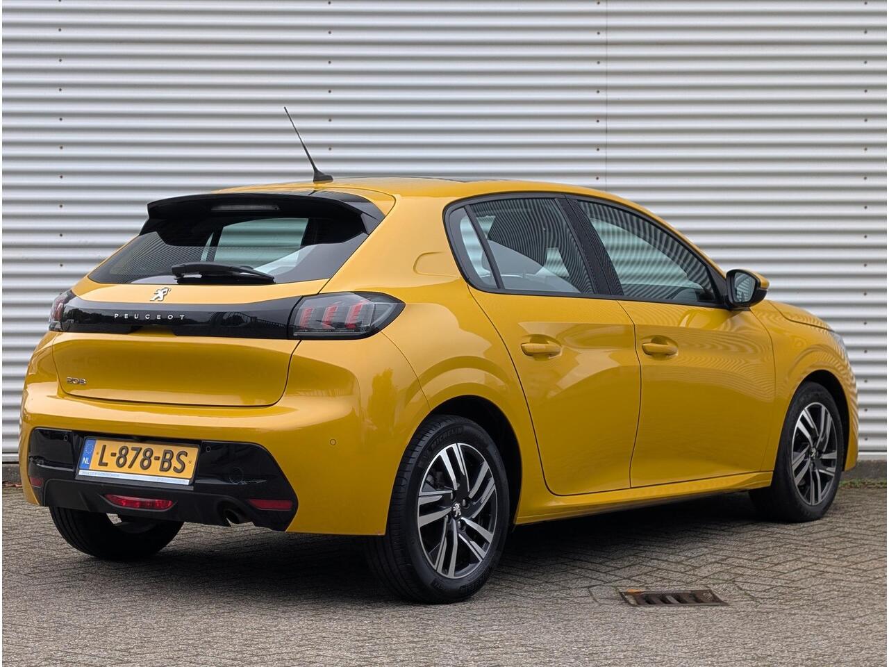 Peugeot 208 Allure 1.2 Turbo 100pk | PANODAK | STOELVERW. | DEALERONDERHOUDEN | NAVI | CAMERA |