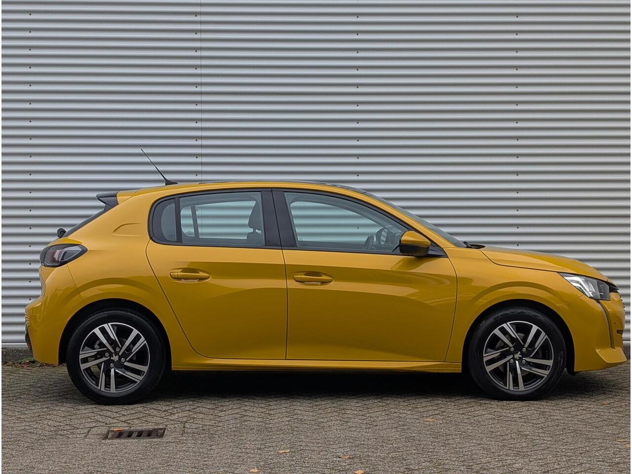 Peugeot 208 Allure 1.2 Turbo 100pk | PANODAK | STOELVERW. | DEALERONDERHOUDEN | NAVI | CAMERA |